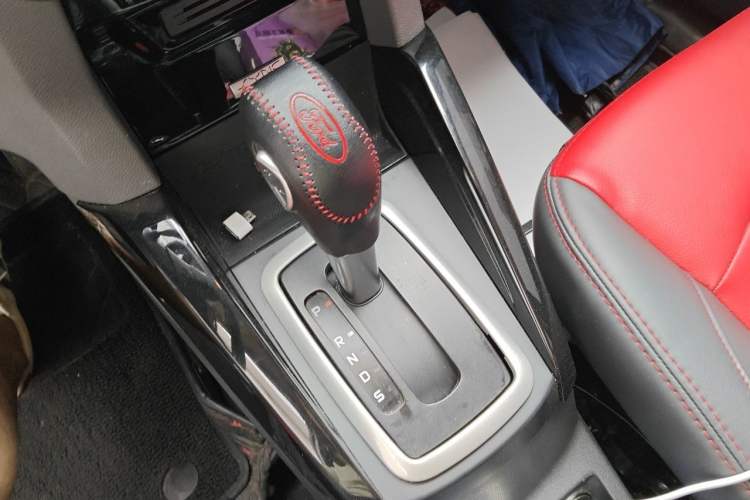 Used Ford EcoSport 2013 1.5L Automatic Prestige Model Gear Lever