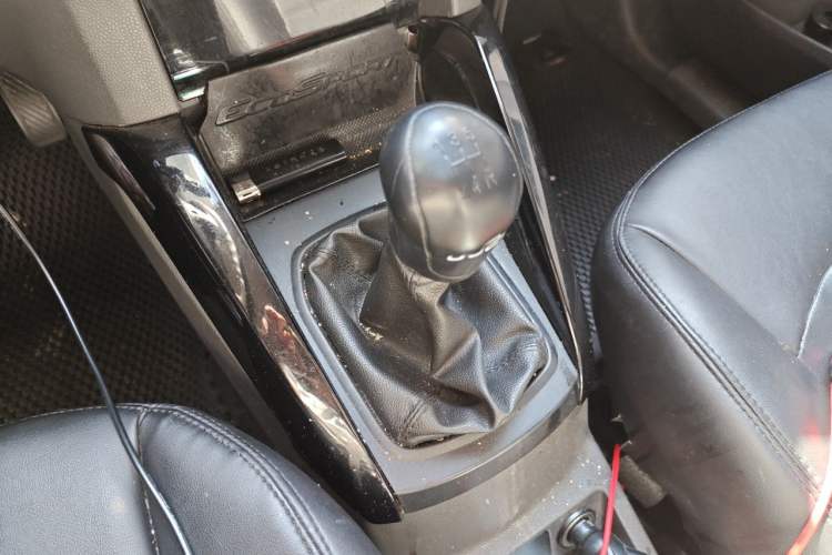 Used Ford EcoSport 2013 1.5L Manual Fashion Model Gear Lever