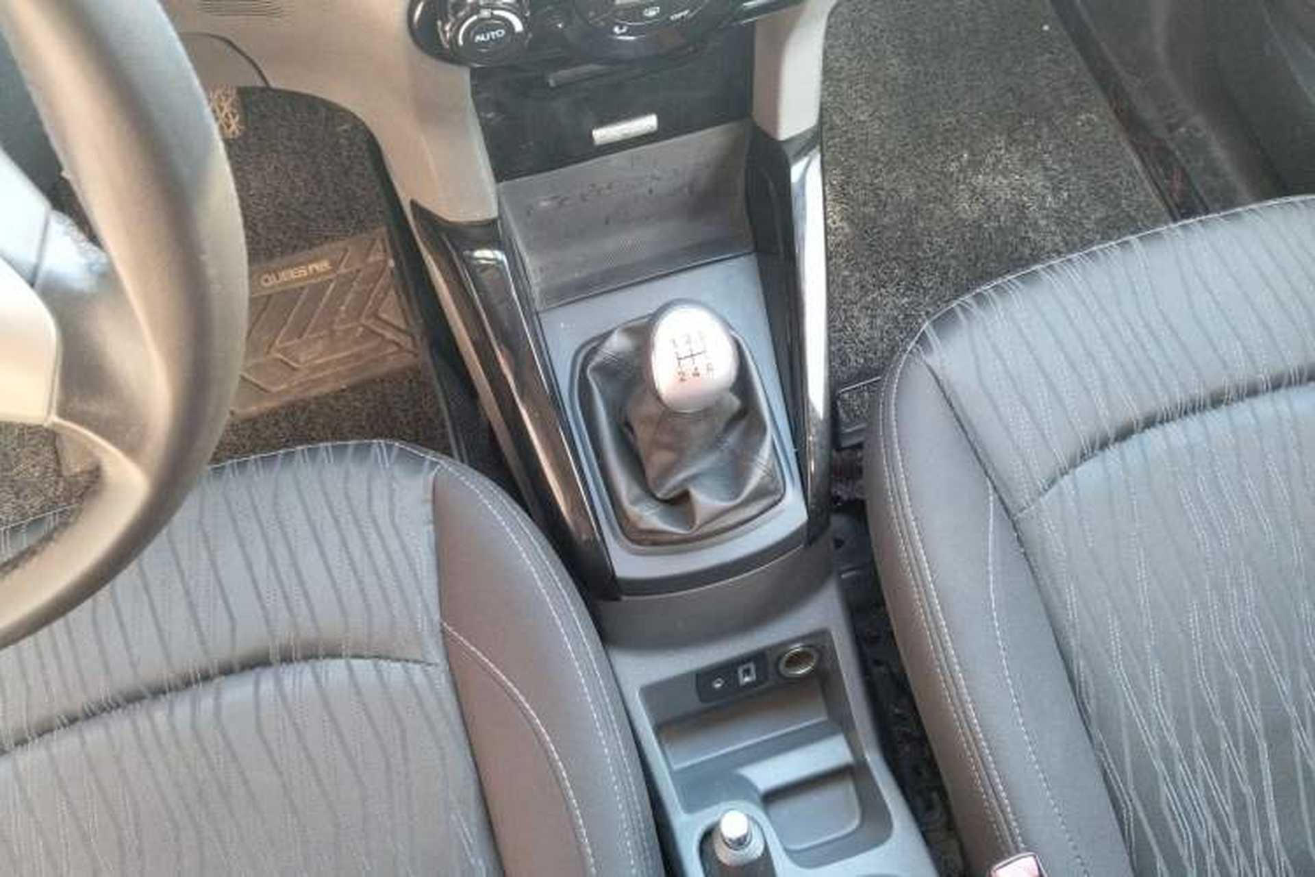 Used Ford EcoSport 2013 1.5L Manual Luxury Model Gear Lever
