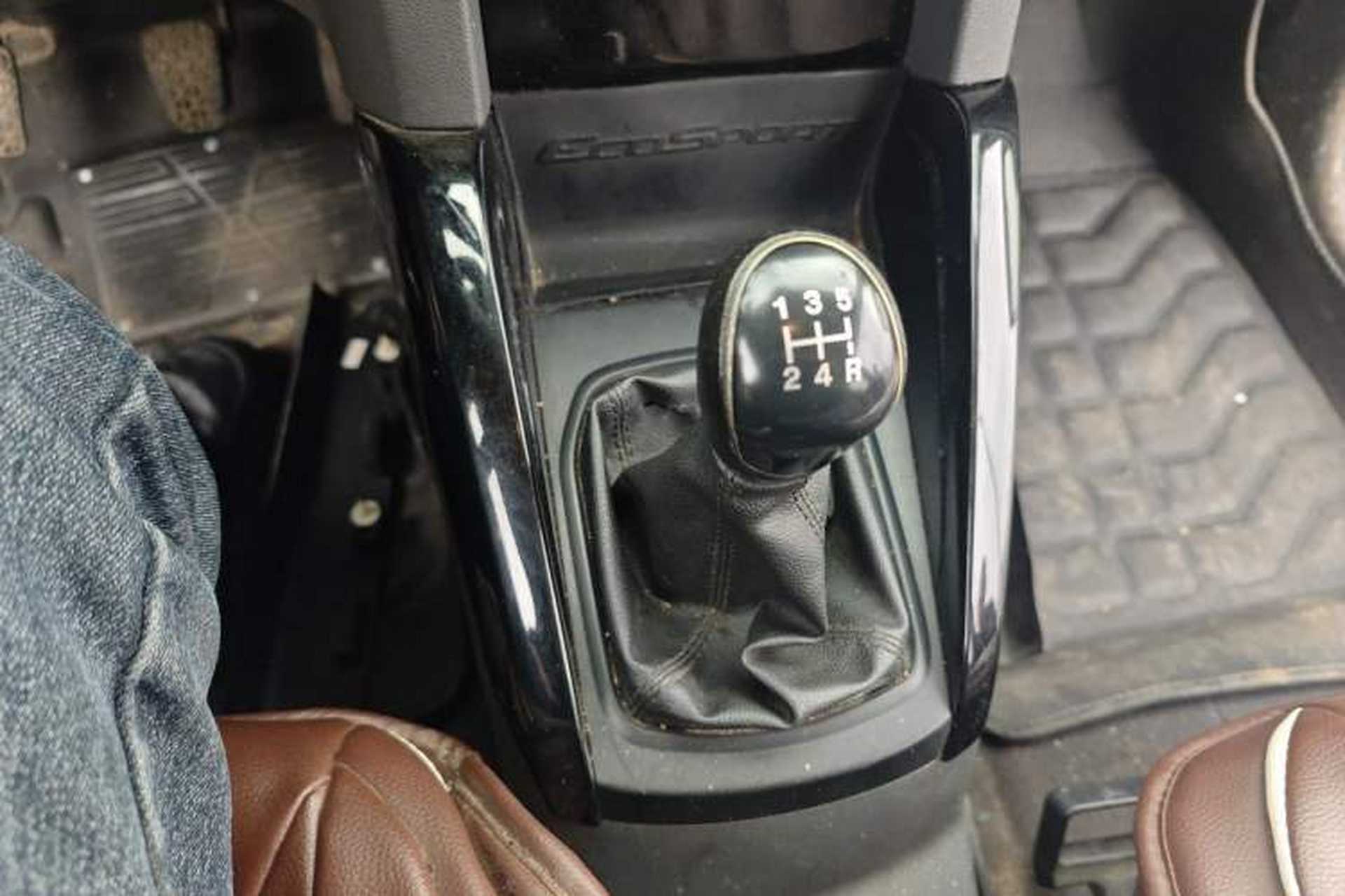 Used Ford EcoSport 2013 1.5L Manual Fashion Model Gear Lever