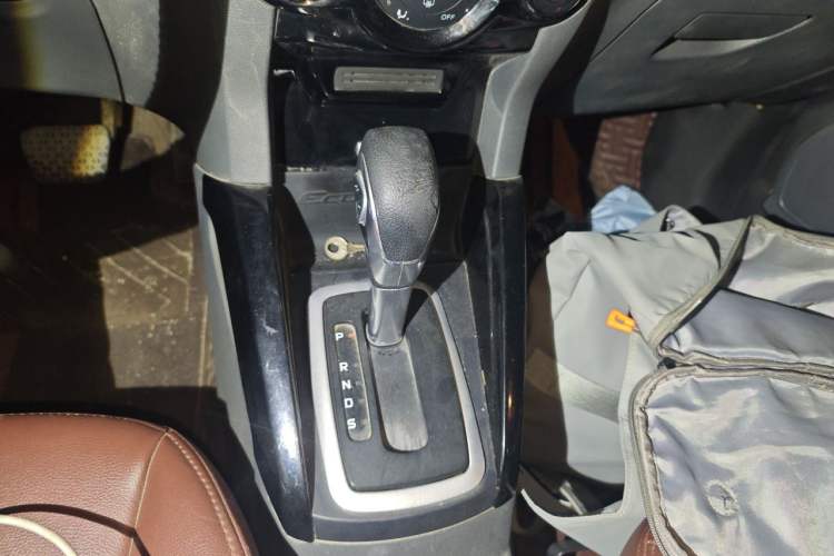Used Ford EcoSport 2013 1.5L Automatic Prestige Model Gear Lever