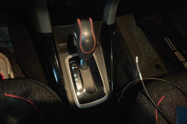 Used Ford EcoSport 2013 1.5L Automatic Fashion Model Gear Lever