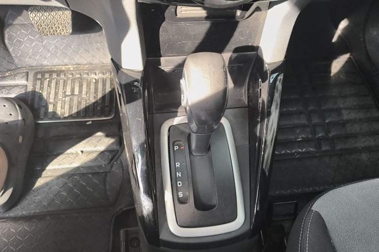 Used Ford EcoSport 2013 1.5L Automatic Fashion Model Gear Lever
