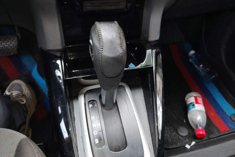 Used Ford EcoSport 2013 1.5L Automatic Fashion Model Gear Lever