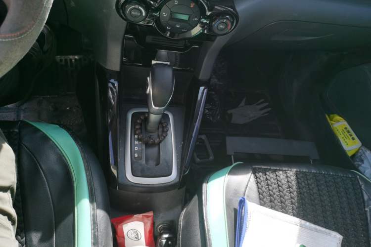 Used Ford EcoSport 2013 1.5L Automatic Prestige Model Gear Lever