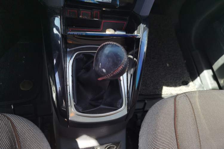 Used Ford EcoSport 2013 1.5L Manual Luxury Model Gear Lever