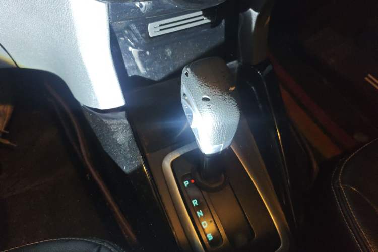 Used Ford EcoSport 2013 1.5L Automatic Fashion Model Gear Lever