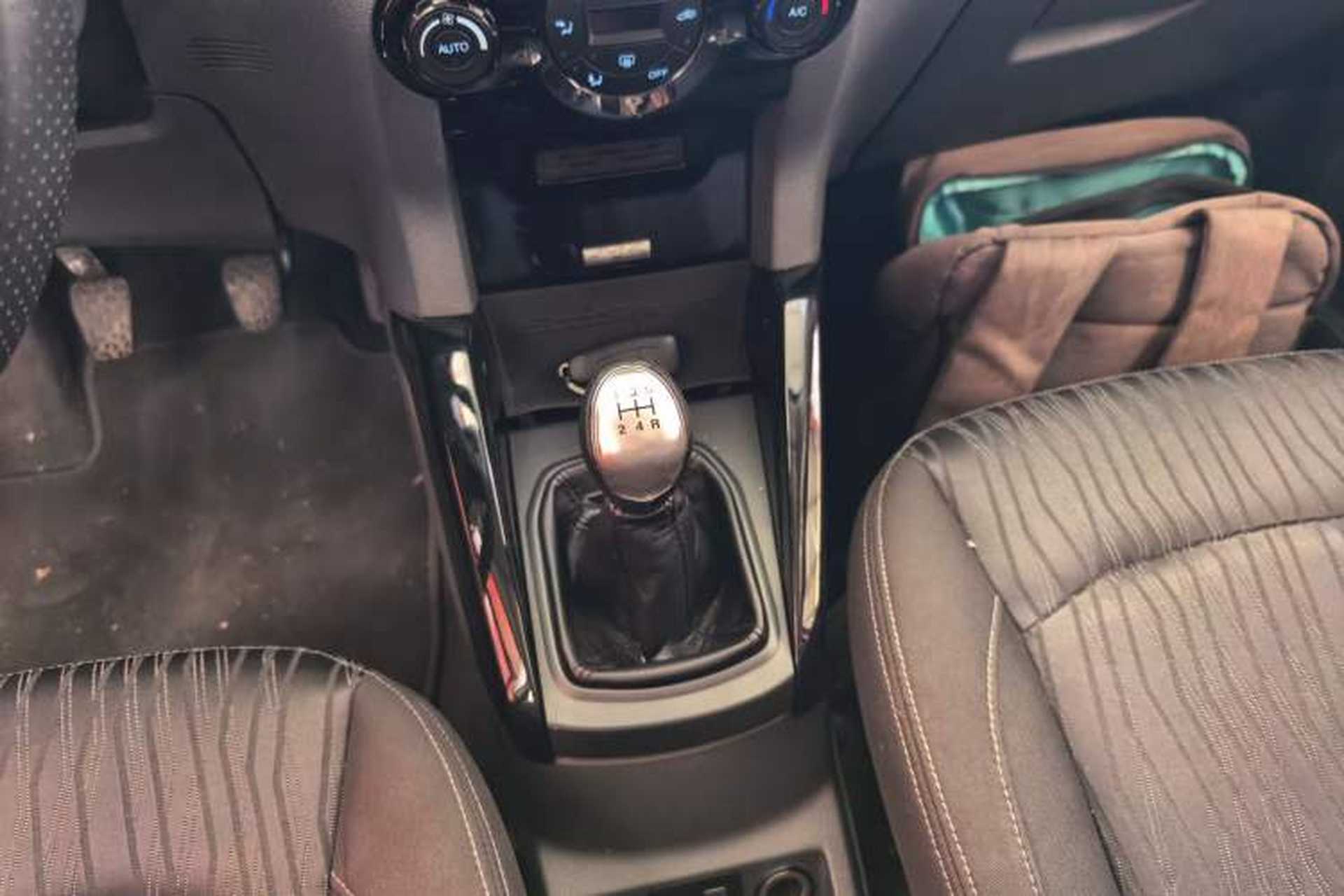 Used Ford EcoSport 2013 1.0L GTDi Manual Luxury Model Gear Lever