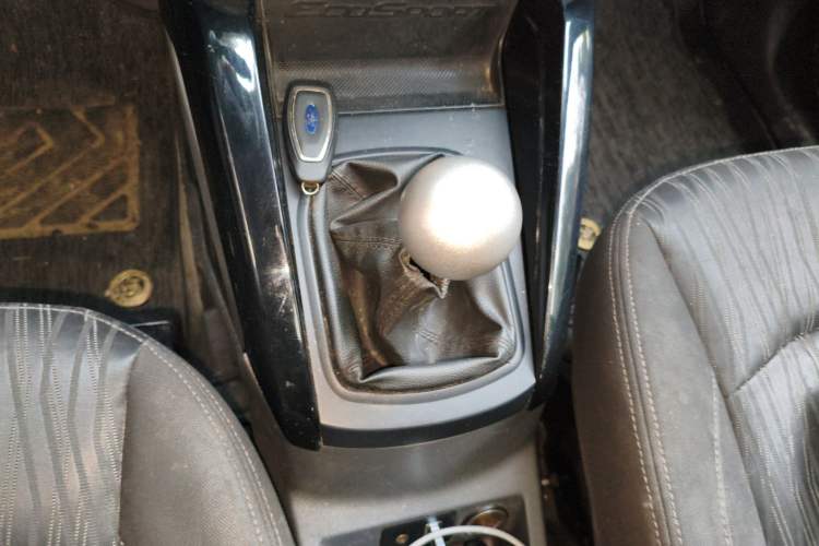 Used Ford EcoSport 2013 1.5L Manual Luxury Model Gear Lever