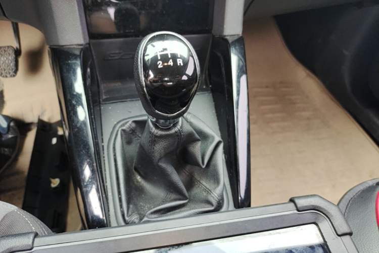 Used Ford EcoSport 2013 1.5L Manual Fashion Model Gear Lever