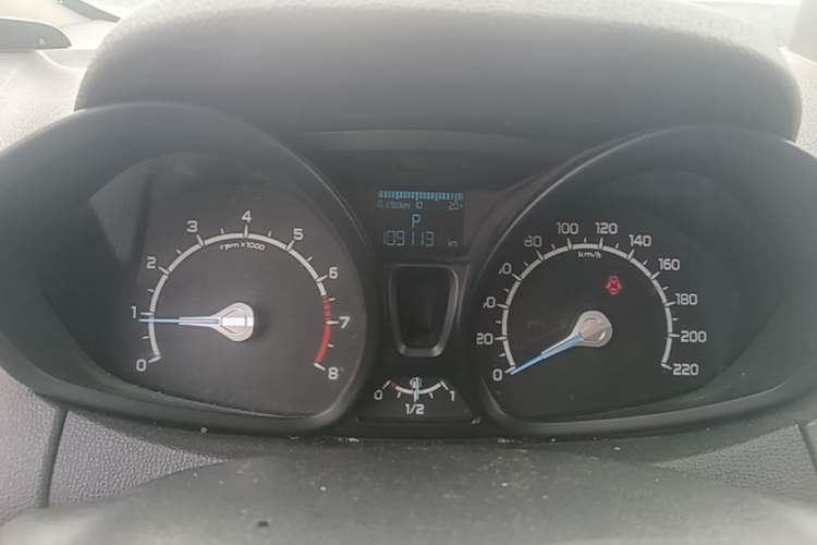 Used Ford EcoSport 2013 1.5L Automatic Fashion Model Instrument Cluster
