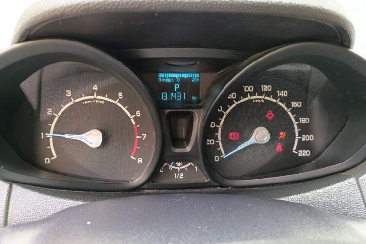 Used Ford EcoSport 2013 1.5L Automatic Fashion Model Instrument Cluster