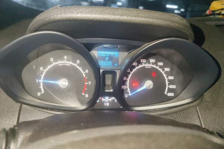 Used Ford EcoSport 2013 1.5L Automatic Fashion Model Instrument Cluster
