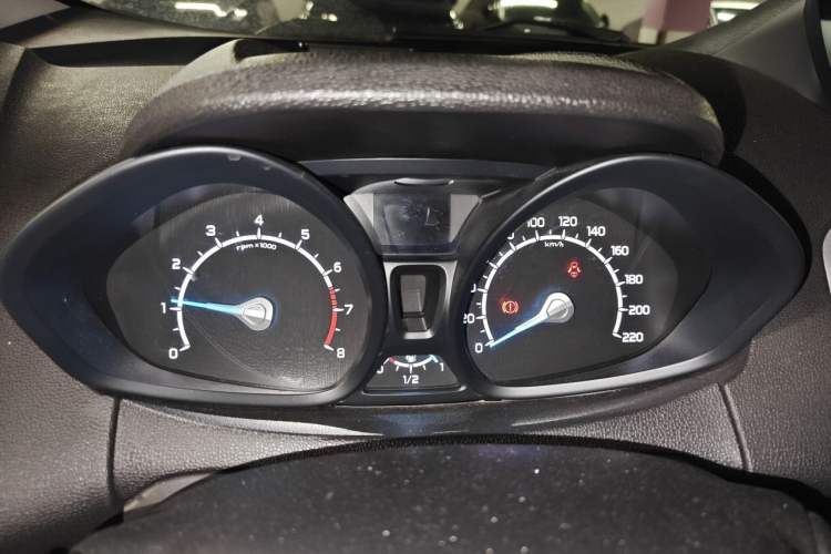 Used Ford EcoSport 2013 1.5L Automatic Fashion Model Instrument Cluster