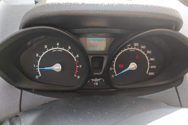 Used Ford EcoSport 2013 1.5L Manual Fashion Model Instrument Cluster