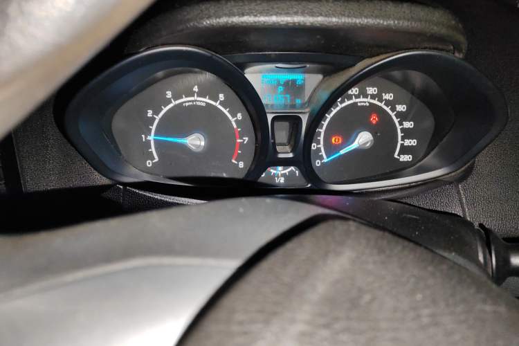 Used Ford EcoSport 2013 1.5L Automatic Fashion Model Instrument Cluster