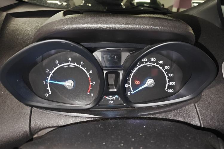 Used Ford EcoSport 2013 1.5L Automatic Fashion Model Instrument Cluster