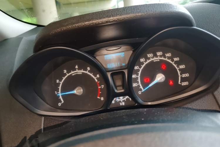 Used Ford EcoSport 2013 1.5L Manual Fashion Model Instrument Cluster