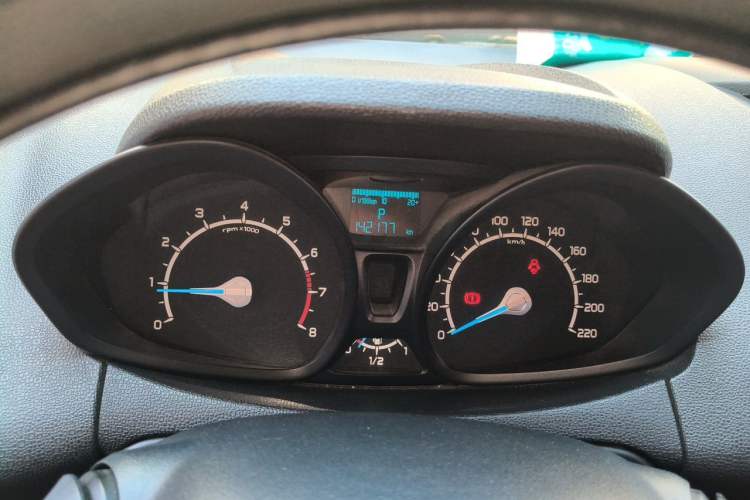 Used Ford EcoSport 2013 1.5L Automatic Fashion Model Instrument Cluster