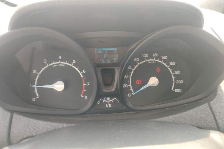 Used Ford EcoSport 2013 1.5L Automatic Fashion Model Instrument Cluster