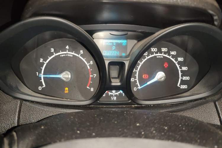 Used Ford EcoSport 2013 1.5L Automatic Fashion Model Instrument Cluster