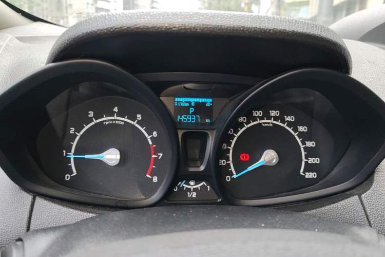 Used Ford EcoSport 2013 1.5L Automatic Fashion Model Instrument Cluster