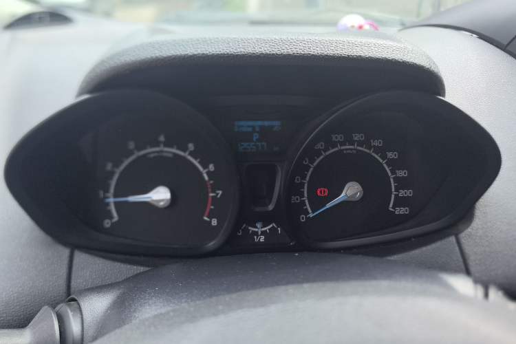 Used Ford EcoSport 2013 1.5L Automatic Fashion Model Instrument Cluster