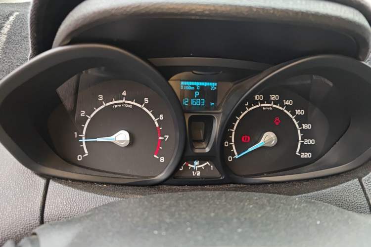 Used Ford EcoSport 2013 1.5L Automatic Fashion Model Instrument Cluster