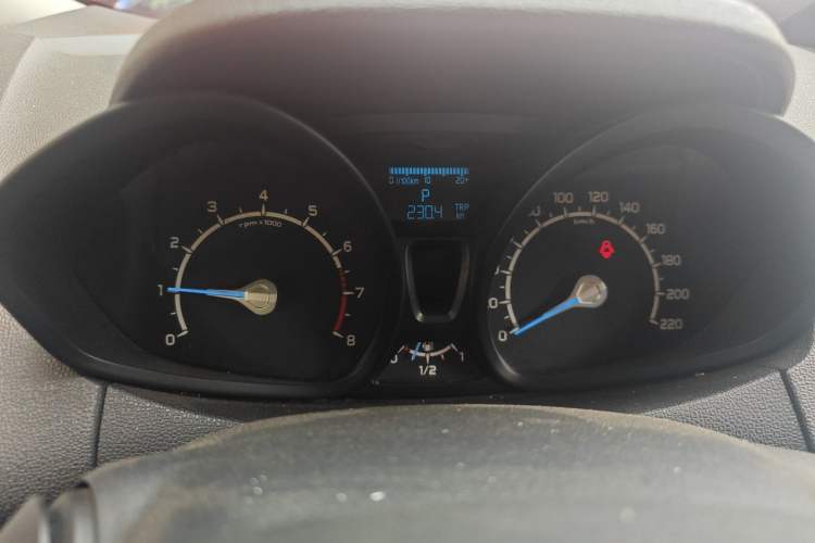 Used Ford EcoSport 2013 1.5L Automatic Fashion Model Instrument Cluster