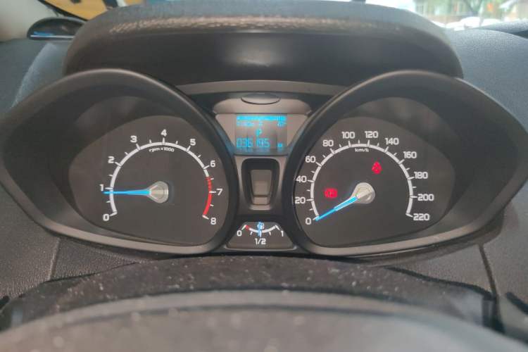 Used Ford EcoSport 2013 1.5L Automatic Fashion Model Instrument Cluster