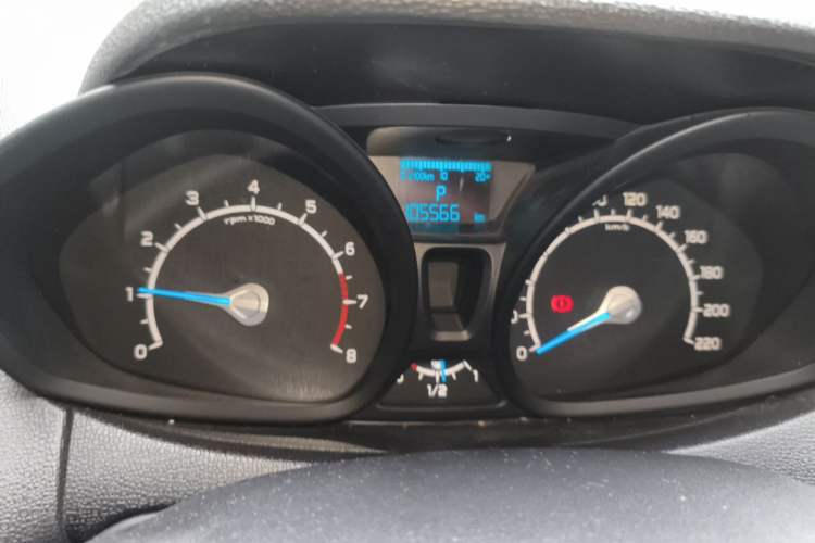 Used Ford EcoSport 2013 1.5L Automatic Fashion Model Instrument Cluster