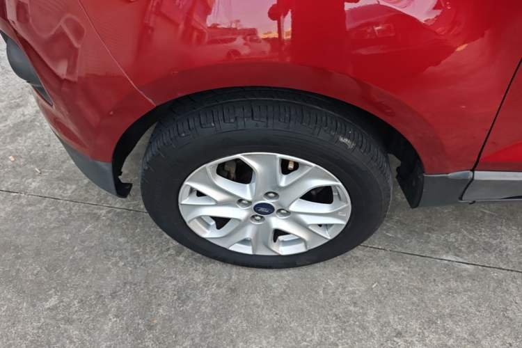 Used Ford EcoSport 2013 1.5L Automatic Fashion Model Left Front Wheel Hub