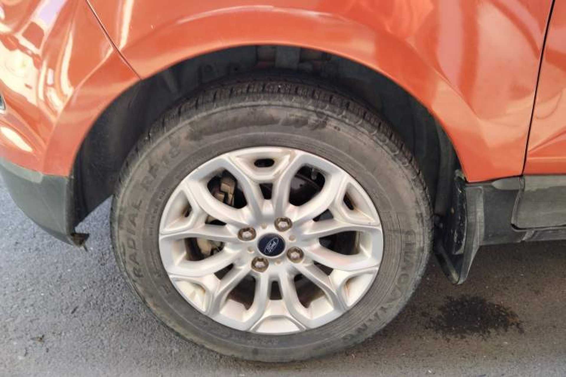 Used Ford EcoSport 2013 1.5L Manual Luxury Model Left Front Wheel Hub