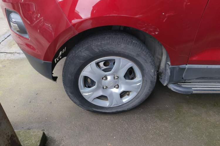 Used Ford EcoSport 2013 1.5L Manual Comfort Model Left Front Wheel Hub