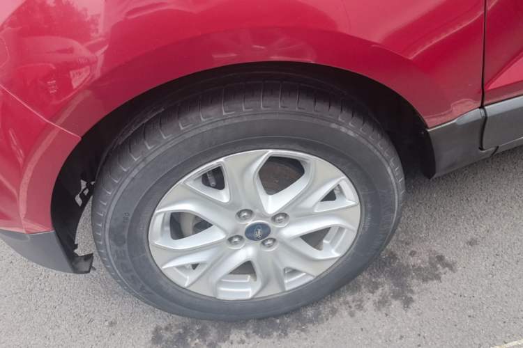 Used Ford EcoSport 2013 1.5L Automatic Fashion Model Left Front Wheel Hub