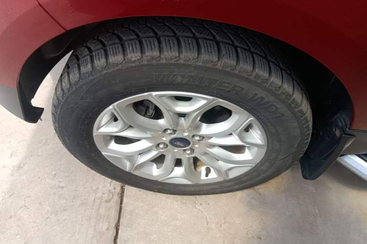 Used Ford EcoSport 2013 1.5L Automatic Prestige Model Left Front Wheel Hub