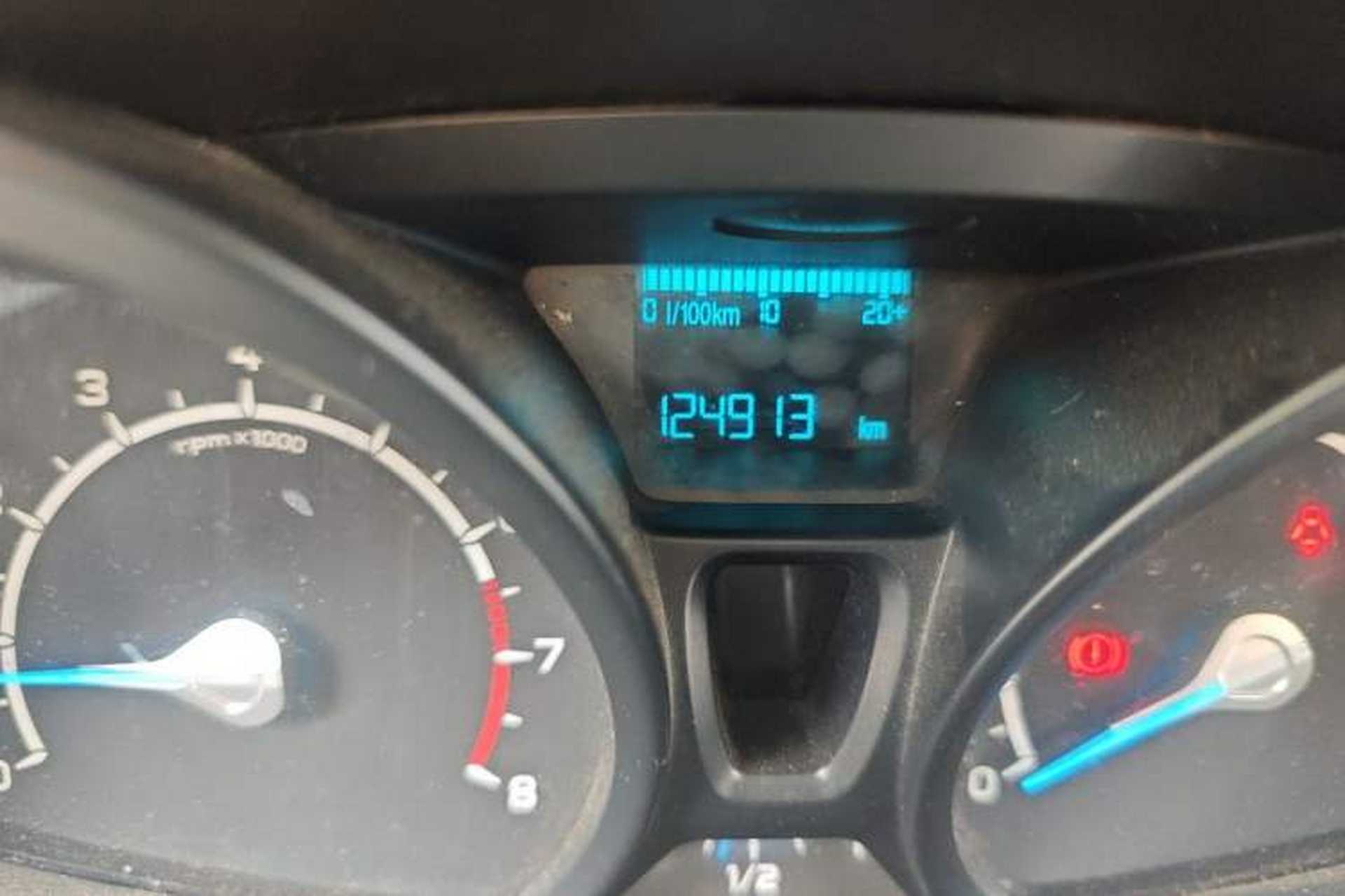 Used Ford EcoSport 2013 1.5L Manual Fashion Model Odometer Close Up