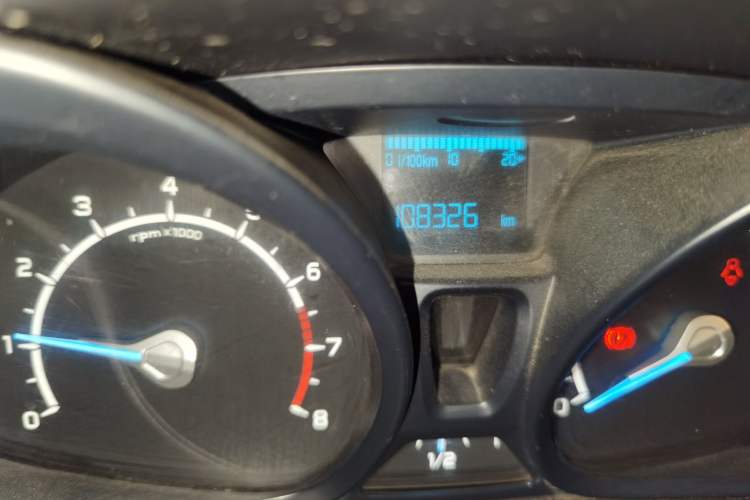 Used Ford EcoSport 2013 1.5L Manual Fashion Model Odometer Close Up