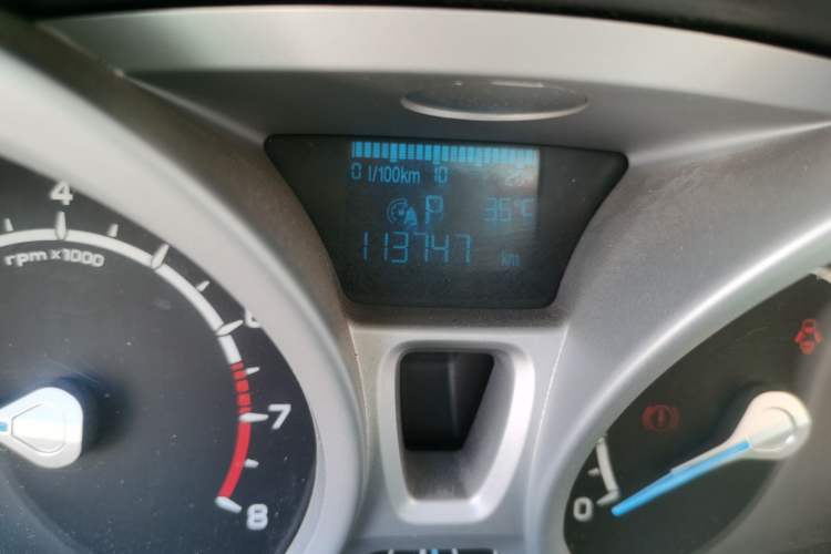 Used Ford EcoSport 2013 1.5L Automatic Prestige Model Odometer Close Up