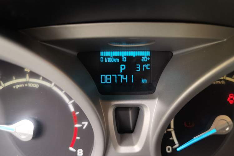 Used Ford EcoSport 2013 1.5L Automatic Prestige Model Odometer Close Up