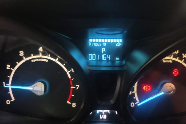 Used Ford EcoSport 2013 1.5L Automatic Fashion Model Odometer Close Up