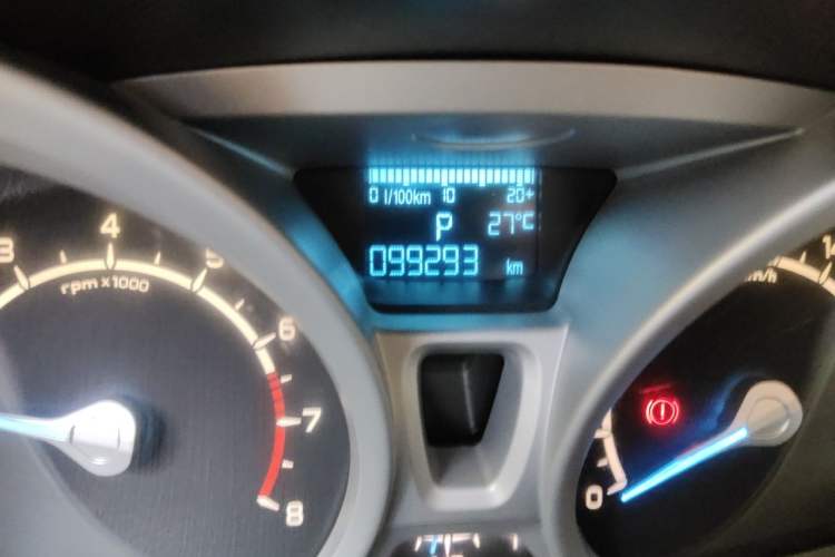 Used Ford EcoSport 2013 1.5L Automatic Prestige Model Odometer Close Up
