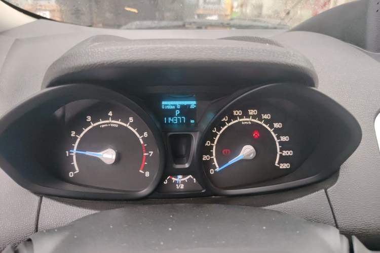 Used Ford EcoSport 2013 1.5L Automatic Fashion Model Odometer Close Up