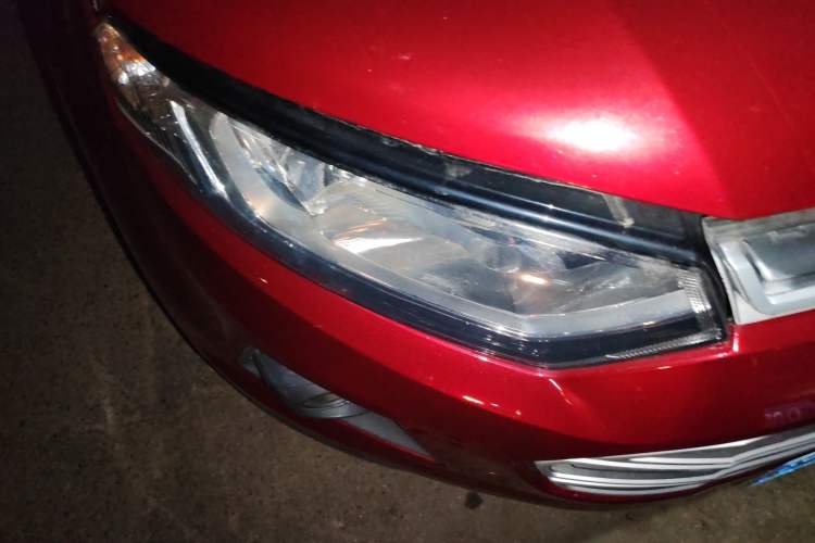 Used Ford EcoSport 2013 1.5L Automatic Fashion Model Right Front Headlight