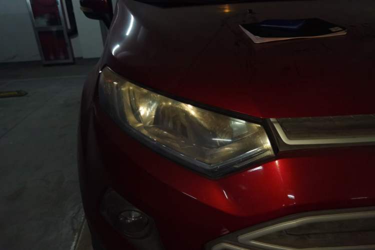 Used Ford EcoSport 2013 1.5L Manual Fashion Model Right Front Headlight