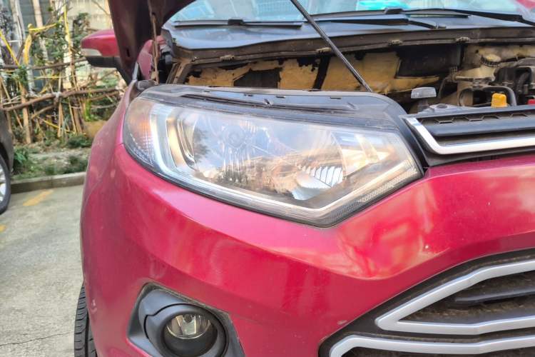 Used Ford EcoSport 2013 1.5L Automatic Fashion Model Right Front Headlight