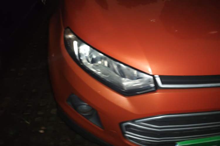 Used Ford EcoSport 2013 1.5L Automatic Fashion Model Right Front Headlight