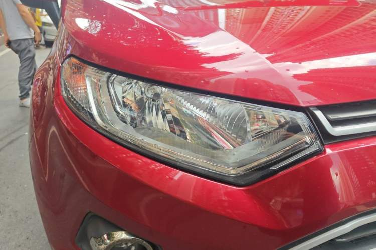 Used Ford EcoSport 2013 1.5L Automatic Fashion Model Right Front Headlight