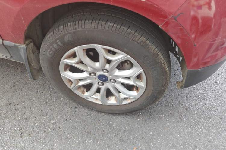 Used Ford EcoSport 2013 1.5L Automatic Prestige Model Right Front Wheel Hub