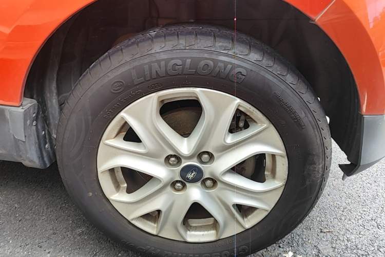 Used Ford EcoSport 2013 1.5L Automatic Fashion Model Right Front Wheel Hub